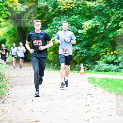 12.10.2025 - Bramfelder Halbmarathon 2025 Dr. Thomas Lammeyer http://msf.ph/oto/9351699 12.10.2025 10:40:08 Laufen 2934, 2465 meine-sportfotos.de