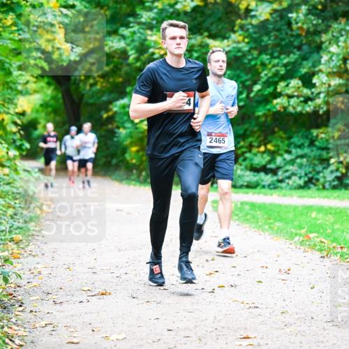 12.10.2025 - Bramfelder Halbmarathon 2025 Dr. Thomas Lammeyer http://msf.ph/oto/9351712 12.10.2025 10:40:09 Laufen 2465 meine-sportfotos.de