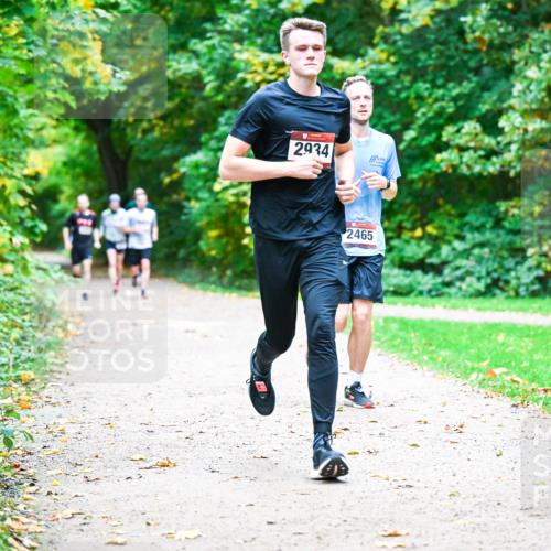 12.10.2025 - Bramfelder Halbmarathon 2025 Dr. Thomas Lammeyer http://msf.ph/oto/9351713 12.10.2025 10:40:09 Laufen 2934, 2465 meine-sportfotos.de