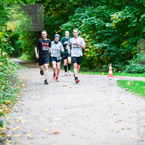 12.10.2025 - Bramfelder Halbmarathon 2025 Dr. Thomas Lammeyer http://msf.ph/oto/9351724 12.10.2025 10:40:12 Laufen 2656, 2500, 2756 meine-sportfotos.de