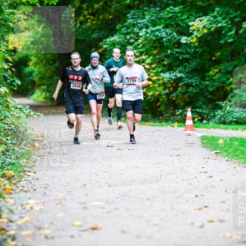 12.10.2025 - Bramfelder Halbmarathon 2025 Dr. Thomas Lammeyer http://msf.ph/oto/9351725 12.10.2025 10:40:13 Laufen 2656, 2500, 2756 meine-sportfotos.de