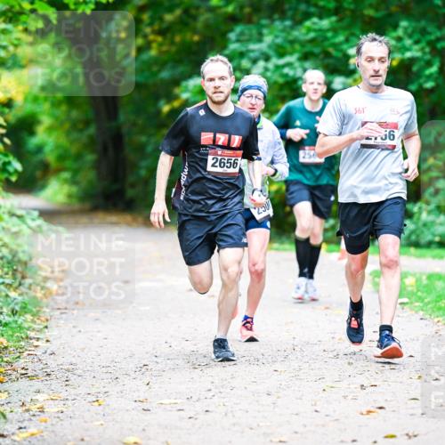 12.10.2025 - Bramfelder Halbmarathon 2025 Dr. Thomas Lammeyer http://msf.ph/oto/9351747 12.10.2025 10:40:16 Laufen 2656, 2, 361, 6 meine-sportfotos.de