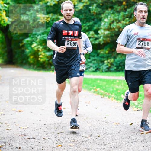 12.10.2025 - Bramfelder Halbmarathon 2025 Dr. Thomas Lammeyer http://msf.ph/oto/9351763 12.10.2025 10:40:18 Laufen 2656, 361, 2756, 500 meine-sportfotos.de