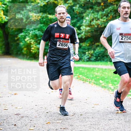 12.10.2025 - Bramfelder Halbmarathon 2025 Dr. Thomas Lammeyer http://msf.ph/oto/9351764 12.10.2025 10:40:18 Laufen 2656, 361, 2756 meine-sportfotos.de