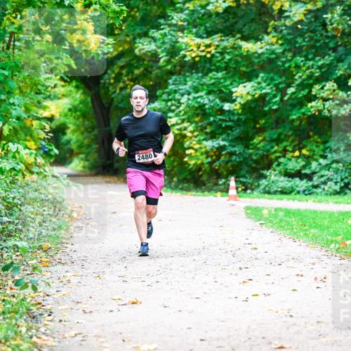 12.10.2025 - Bramfelder Halbmarathon 2025 Dr. Thomas Lammeyer http://msf.ph/oto/9351773 12.10.2025 10:40:29 Laufen 2480 meine-sportfotos.de