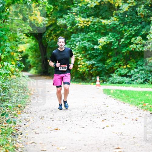 12.10.2025 - Bramfelder Halbmarathon 2025 Dr. Thomas Lammeyer http://msf.ph/oto/9351774 12.10.2025 10:40:29 Laufen 2480 meine-sportfotos.de