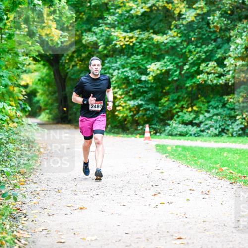 12.10.2025 - Bramfelder Halbmarathon 2025 Dr. Thomas Lammeyer http://msf.ph/oto/9351775 12.10.2025 10:40:29 Laufen 2480 meine-sportfotos.de