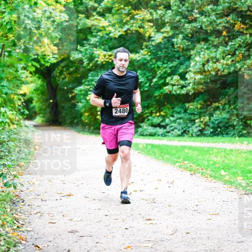 12.10.2025 - Bramfelder Halbmarathon 2025 Dr. Thomas Lammeyer http://msf.ph/oto/9351786 12.10.2025 10:40:30 Laufen 2480 meine-sportfotos.de