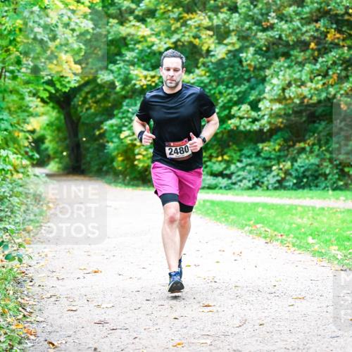 12.10.2025 - Bramfelder Halbmarathon 2025 Dr. Thomas Lammeyer http://msf.ph/oto/9351788 12.10.2025 10:40:31 Laufen 2480 meine-sportfotos.de