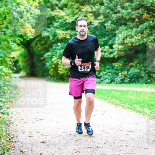 12.10.2025 - Bramfelder Halbmarathon 2025 Dr. Thomas Lammeyer http://msf.ph/oto/9351790 12.10.2025 10:40:31 Laufen 2480 meine-sportfotos.de