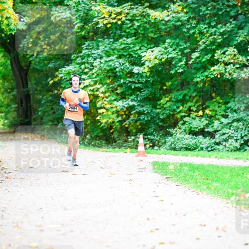 12.10.2025 - Bramfelder Halbmarathon 2025 Dr. Thomas Lammeyer http://msf.ph/oto/9351799 12.10.2025 10:40:44 Laufen 2684 meine-sportfotos.de