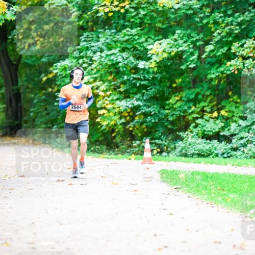 12.10.2025 - Bramfelder Halbmarathon 2025 Dr. Thomas Lammeyer http://msf.ph/oto/9351802 12.10.2025 10:40:45 Laufen 2684 meine-sportfotos.de