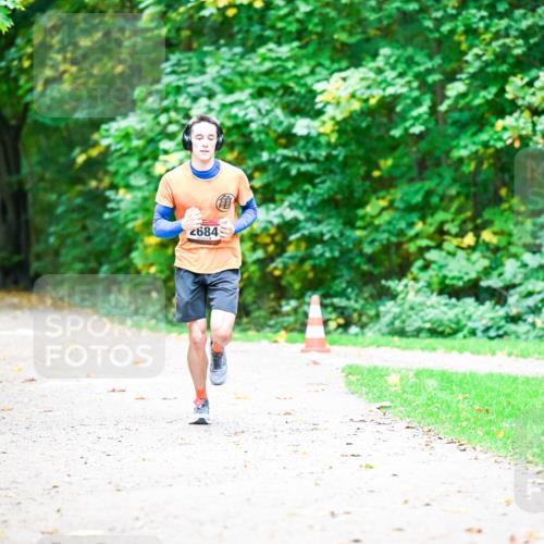 12.10.2025 - Bramfelder Halbmarathon 2025 Dr. Thomas Lammeyer http://msf.ph/oto/9351813 12.10.2025 10:40:46 Laufen 684 meine-sportfotos.de