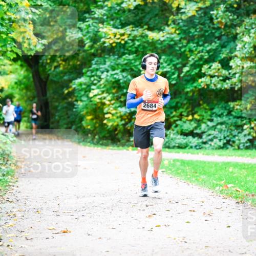 12.10.2025 - Bramfelder Halbmarathon 2025 Dr. Thomas Lammeyer http://msf.ph/oto/9351825 12.10.2025 10:40:48 Laufen 2684 meine-sportfotos.de
