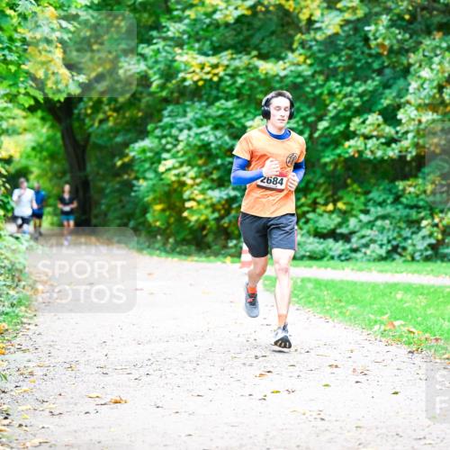 12.10.2025 - Bramfelder Halbmarathon 2025 Dr. Thomas Lammeyer http://msf.ph/oto/9351826 12.10.2025 10:40:48 Laufen 2684 meine-sportfotos.de