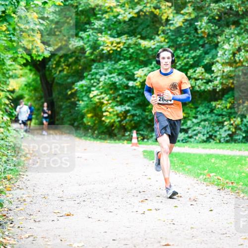 12.10.2025 - Bramfelder Halbmarathon 2025 Dr. Thomas Lammeyer http://msf.ph/oto/9351829 12.10.2025 10:40:48 Laufen 260 meine-sportfotos.de