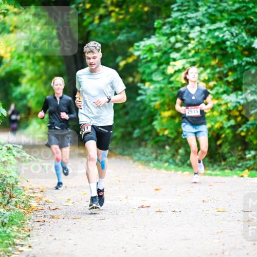 12.10.2025 - Bramfelder Halbmarathon 2025 Dr. Thomas Lammeyer http://msf.ph/oto/9351854 12.10.2025 10:40:54 Laufen 2915 meine-sportfotos.de