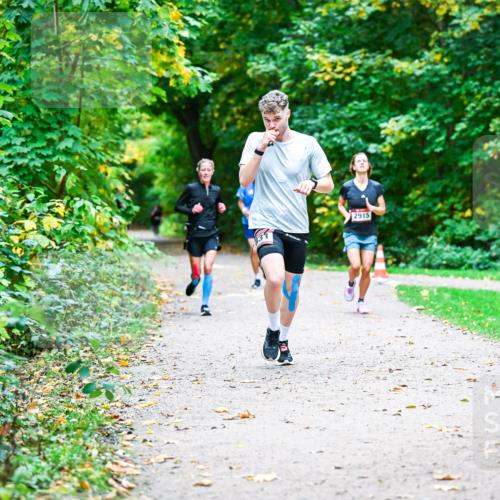 12.10.2025 - Bramfelder Halbmarathon 2025 Dr. Thomas Lammeyer http://msf.ph/oto/9351875 12.10.2025 10:40:57 Laufen 31, 2915 meine-sportfotos.de