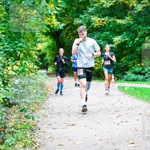 12.10.2025 - Bramfelder Halbmarathon 2025 Dr. Thomas Lammeyer http://msf.ph/oto/9351876 12.10.2025 10:40:57 Laufen 31, 2915 meine-sportfotos.de
