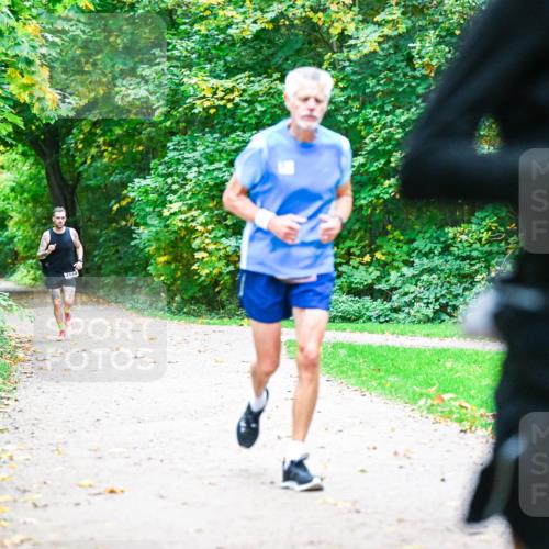 12.10.2025 - Bramfelder Halbmarathon 2025 Dr. Thomas Lammeyer http://msf.ph/oto/9351898 12.10.2025 10:41:02 Laufen 797 meine-sportfotos.de