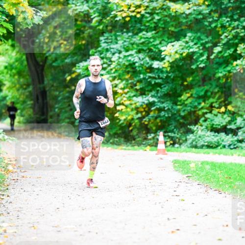 12.10.2025 - Bramfelder Halbmarathon 2025 Dr. Thomas Lammeyer http://msf.ph/oto/9351909 12.10.2025 10:41:06 Laufen  meine-sportfotos.de