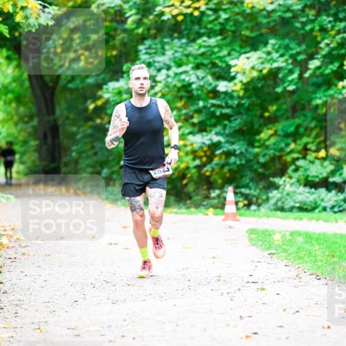12.10.2025 - Bramfelder Halbmarathon 2025 Dr. Thomas Lammeyer http://msf.ph/oto/9351912 12.10.2025 10:41:06 Laufen 2023 meine-sportfotos.de