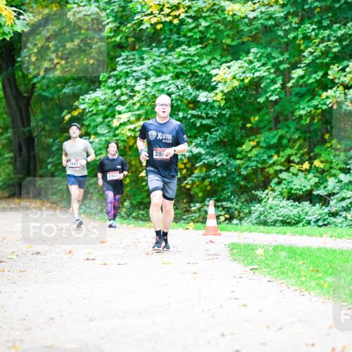 12.10.2025 - Bramfelder Halbmarathon 2025 Dr. Thomas Lammeyer http://msf.ph/oto/9351933 12.10.2025 10:41:22 Laufen 2979, 2942, 2461, 28 meine-sportfotos.de