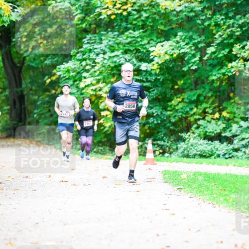 12.10.2025 - Bramfelder Halbmarathon 2025 Dr. Thomas Lammeyer http://msf.ph/oto/9351937 12.10.2025 10:41:22 Laufen  meine-sportfotos.de