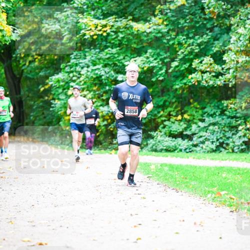 12.10.2025 - Bramfelder Halbmarathon 2025 Dr. Thomas Lammeyer http://msf.ph/oto/9351948 12.10.2025 10:41:24 Laufen 2979, 2942, 2461, 2858 meine-sportfotos.de