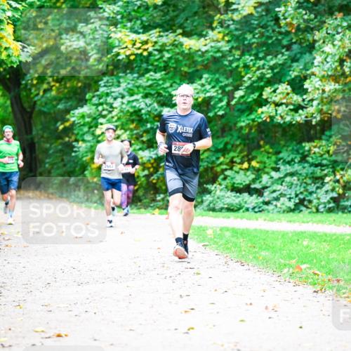 12.10.2025 - Bramfelder Halbmarathon 2025 Dr. Thomas Lammeyer http://msf.ph/oto/9351949 12.10.2025 10:41:24 Laufen 2942, 28 meine-sportfotos.de