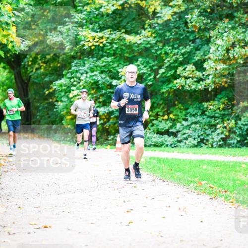 12.10.2025 - Bramfelder Halbmarathon 2025 Dr. Thomas Lammeyer http://msf.ph/oto/9351951 12.10.2025 10:41:24 Laufen 2942, 2858 meine-sportfotos.de