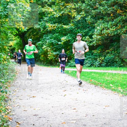 12.10.2025 - Bramfelder Halbmarathon 2025 Dr. Thomas Lammeyer http://msf.ph/oto/9351971 12.10.2025 10:41:28 Laufen 2975, 2461, 2942 meine-sportfotos.de