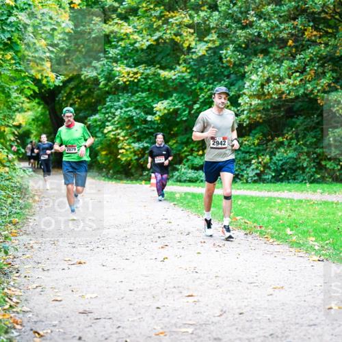 12.10.2025 - Bramfelder Halbmarathon 2025 Dr. Thomas Lammeyer http://msf.ph/oto/9351973 12.10.2025 10:41:28 Laufen 2942, 2979 meine-sportfotos.de