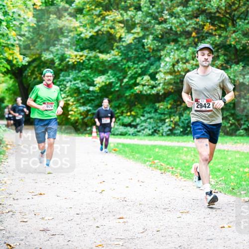 12.10.2025 - Bramfelder Halbmarathon 2025 Dr. Thomas Lammeyer http://msf.ph/oto/9351981 12.10.2025 10:41:29 Laufen 979, 62, 2942 meine-sportfotos.de