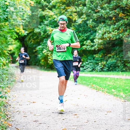12.10.2025 - Bramfelder Halbmarathon 2025 Dr. Thomas Lammeyer http://msf.ph/oto/9351988 12.10.2025 10:41:31 Laufen 297, 2461 meine-sportfotos.de