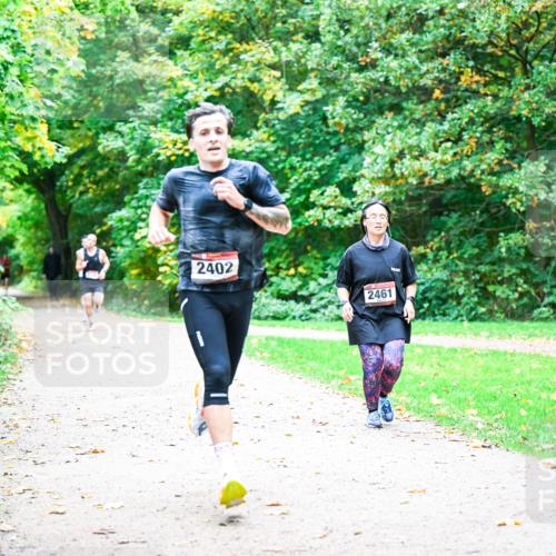 12.10.2025 - Bramfelder Halbmarathon 2025 Dr. Thomas Lammeyer http://msf.ph/oto/9352002 12.10.2025 10:41:34 Laufen 2402, 2461 meine-sportfotos.de
