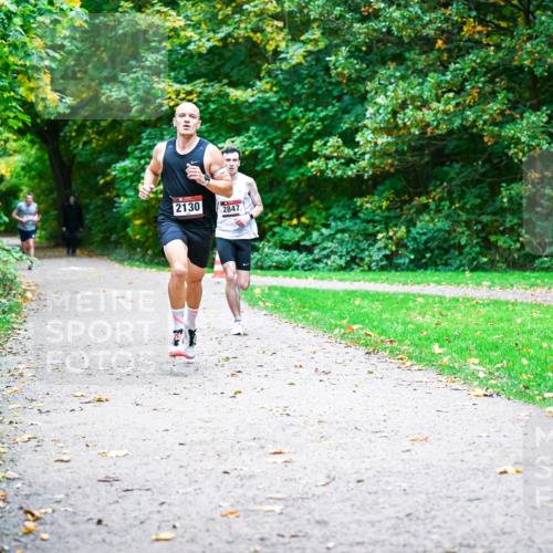 12.10.2025 - Bramfelder Halbmarathon 2025 Dr. Thomas Lammeyer http://msf.ph/oto/9352017 12.10.2025 10:41:38 Laufen 2130, 2847 meine-sportfotos.de