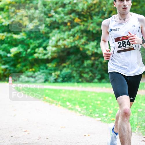 12.10.2025 - Bramfelder Halbmarathon 2025 Dr. Thomas Lammeyer http://msf.ph/oto/9352032 12.10.2025 10:41:40 Laufen 34, 284 meine-sportfotos.de