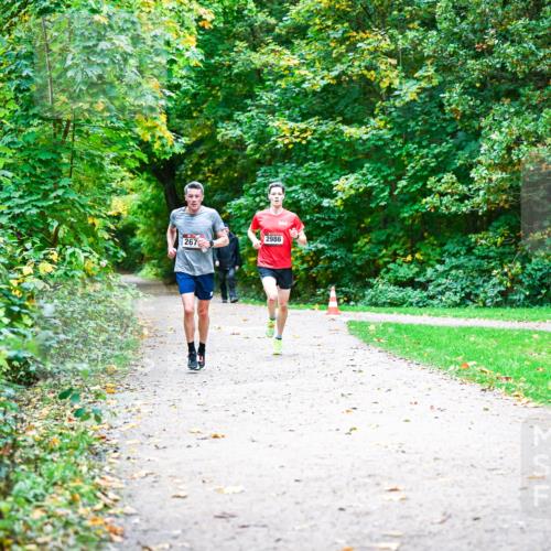 12.10.2025 - Bramfelder Halbmarathon 2025 Dr. Thomas Lammeyer http://msf.ph/oto/9352046 12.10.2025 10:41:45 Laufen 267, 2986 meine-sportfotos.de