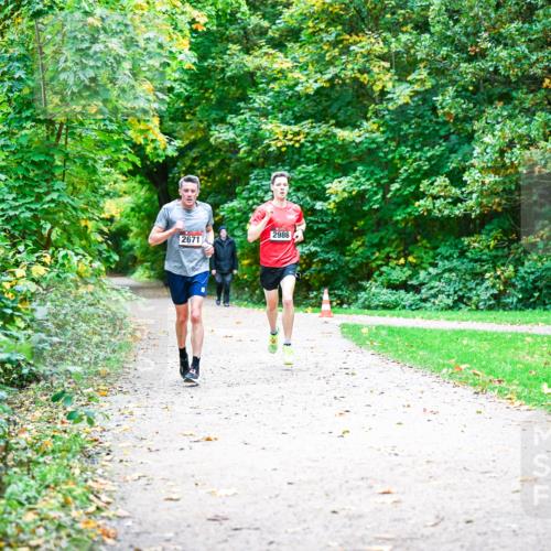 12.10.2025 - Bramfelder Halbmarathon 2025 Dr. Thomas Lammeyer http://msf.ph/oto/9352049 12.10.2025 10:41:45 Laufen 2671, 2986 meine-sportfotos.de