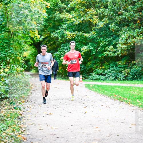 12.10.2025 - Bramfelder Halbmarathon 2025 Dr. Thomas Lammeyer http://msf.ph/oto/9352053 12.10.2025 10:41:46 Laufen 2671, 2986 meine-sportfotos.de
