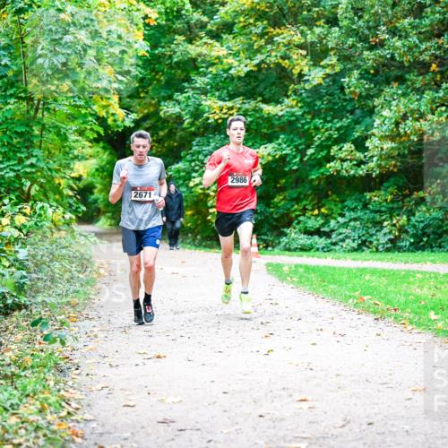 12.10.2025 - Bramfelder Halbmarathon 2025 Dr. Thomas Lammeyer http://msf.ph/oto/9352054 12.10.2025 10:41:46 Laufen 2671, 2986 meine-sportfotos.de