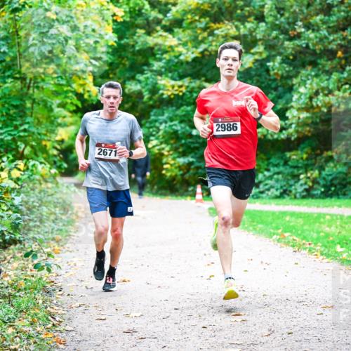 12.10.2025 - Bramfelder Halbmarathon 2025 Dr. Thomas Lammeyer http://msf.ph/oto/9352062 12.10.2025 10:41:47 Laufen 2671, 2986 meine-sportfotos.de