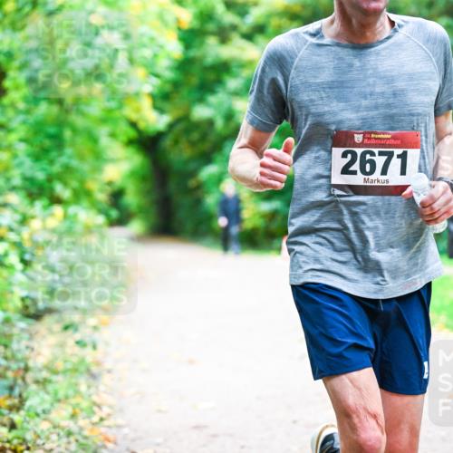 12.10.2025 - Bramfelder Halbmarathon 2025 Dr. Thomas Lammeyer http://msf.ph/oto/9352071 12.10.2025 10:41:48 Laufen 34, 2671 meine-sportfotos.de