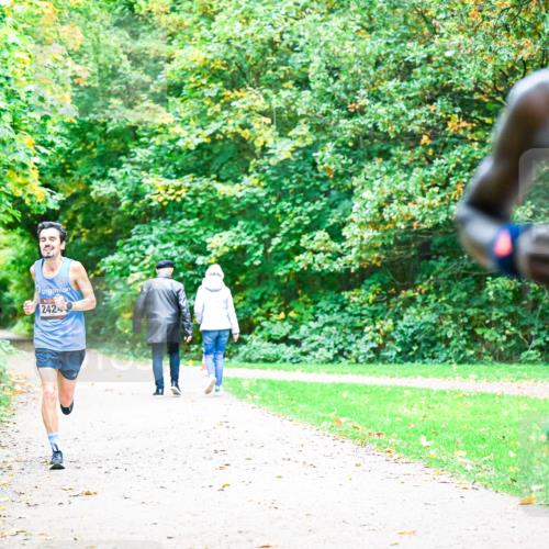 12.10.2025 - Bramfelder Halbmarathon 2025 Dr. Thomas Lammeyer http://msf.ph/oto/9352090 12.10.2025 10:42:01 Laufen 242, 220 meine-sportfotos.de