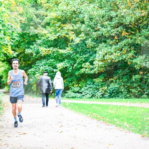 12.10.2025 - Bramfelder Halbmarathon 2025 Dr. Thomas Lammeyer http://msf.ph/oto/9352091 12.10.2025 10:42:01 Laufen 2424 meine-sportfotos.de