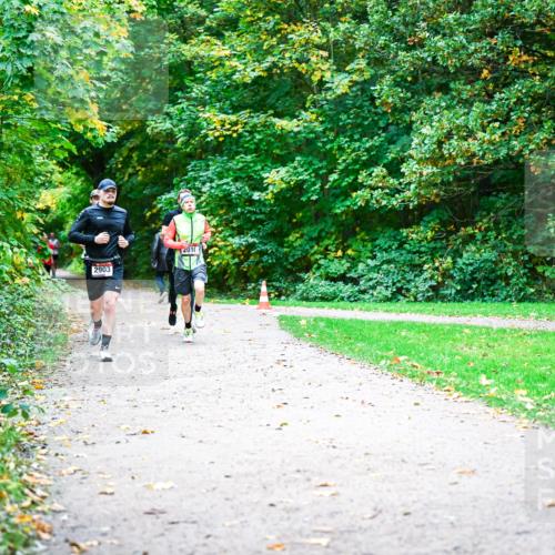 12.10.2025 - Bramfelder Halbmarathon 2025 Dr. Thomas Lammeyer http://msf.ph/oto/9352101 12.10.2025 10:42:14 Laufen 2903, 2010 meine-sportfotos.de