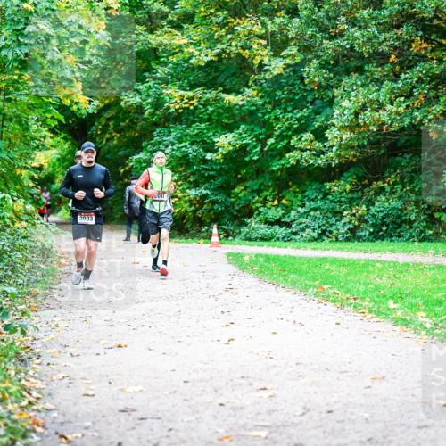 12.10.2025 - Bramfelder Halbmarathon 2025 Dr. Thomas Lammeyer http://msf.ph/oto/9352102 12.10.2025 10:42:14 Laufen 2903 meine-sportfotos.de