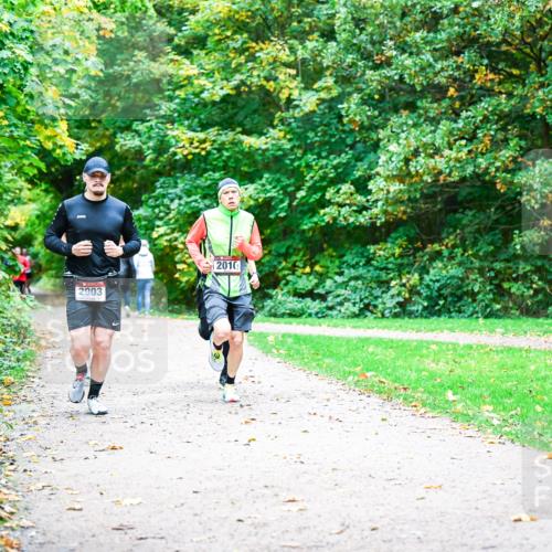 12.10.2025 - Bramfelder Halbmarathon 2025 Dr. Thomas Lammeyer http://msf.ph/oto/9352111 12.10.2025 10:42:15 Laufen 2903, 2010 meine-sportfotos.de