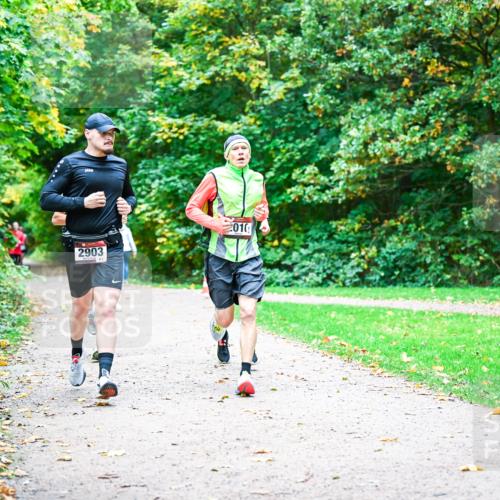 12.10.2025 - Bramfelder Halbmarathon 2025 Dr. Thomas Lammeyer http://msf.ph/oto/9352115 12.10.2025 10:42:16 Laufen 2010, 2903 meine-sportfotos.de